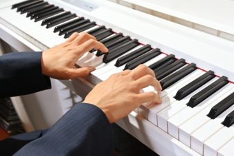 ピアノ演奏で腕の痛み